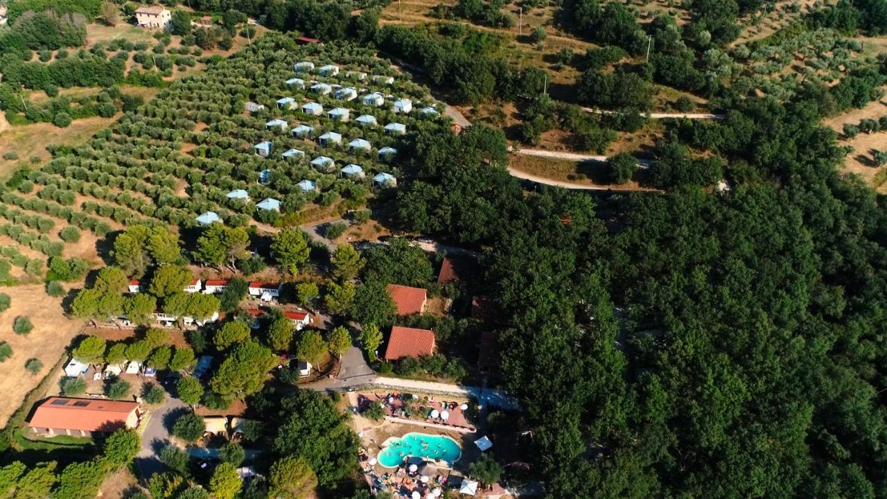 Cerquestra Camping Village Monte del Lago Exteriör bild